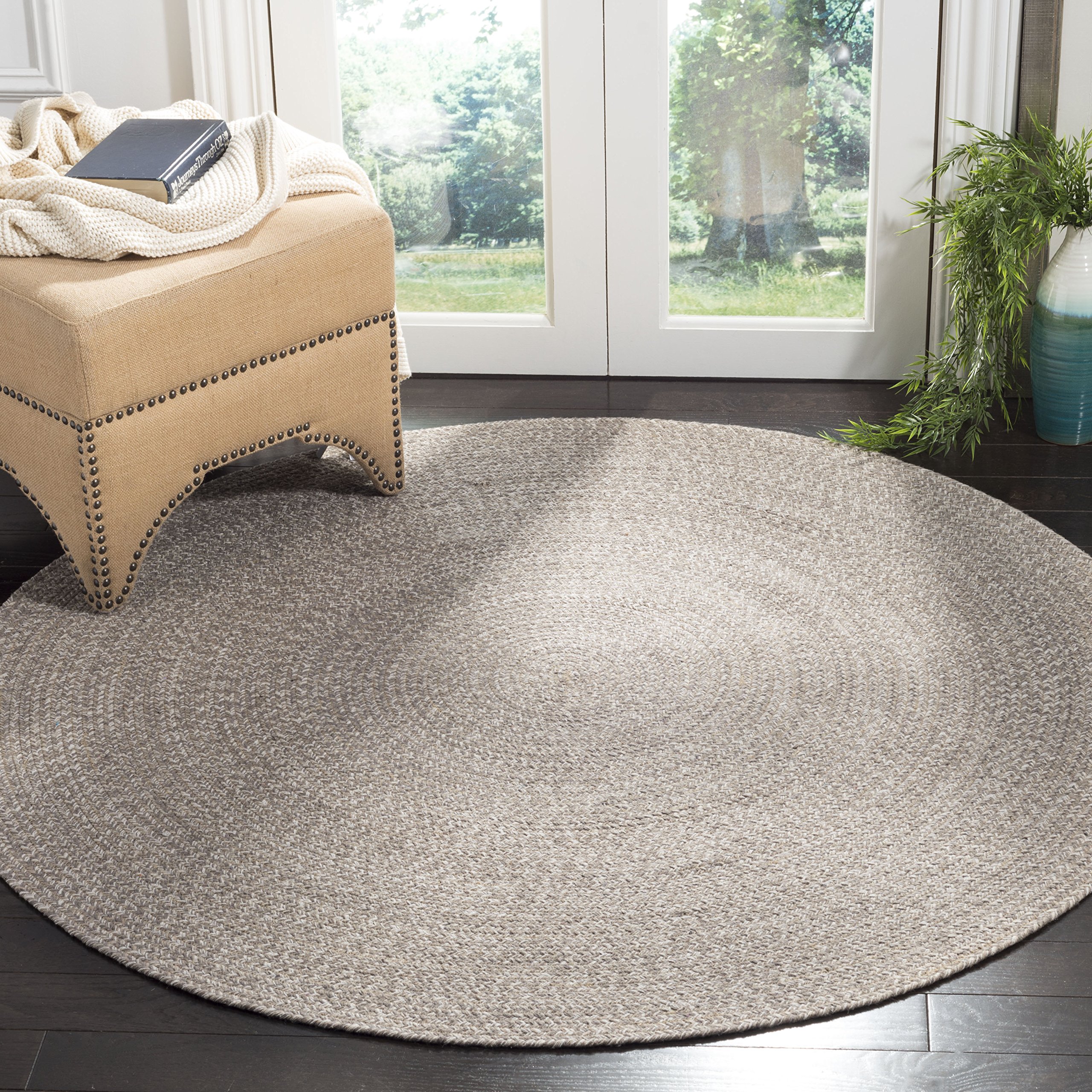 SAFAVIEH Braided Collection Area Rug - 3' Round, Ivory & Beige, Handmade Country Rustic Farmhouse Reversible Cotton, Ideal for High Traffic Areas in Living Room, Bedroom (BRD256B)