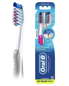 oral-b battery powered crossaction deep reach manual toothbrush, medium, 2 count (color may vary)