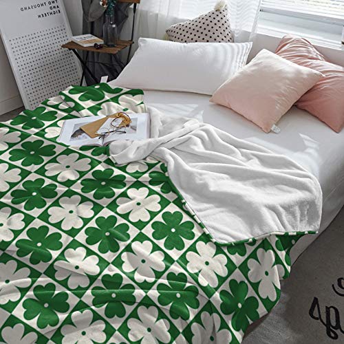 Luxury Extra Soft Throw Blanket St. Patrick's Day Clover Pattern Flannel Fleece Reversible Blankets Weighted Super Warm Cozy Couch Blanket 40x50Inches