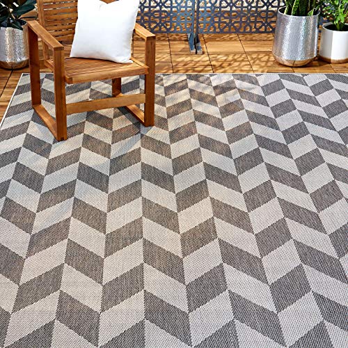 Nicole Miller New York Patio Country Calla Contemporary Herringbone Indoor/Outdoor Area Rug, Black/Grey, 7'9"x10'2"