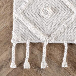 nuLOOM Jinny Moroccan Wool Tasseled Area Rug, 3' x 5', Ivory