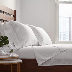 Amazon Brand – Rivet Contrast Hem Breathable Cotton Linen Bed Sheet Set, Queen, White / Vapor