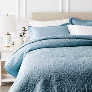 amazon basics oversized quilt bed set, embossed coverlet and shams - king, spa blue floral