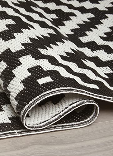 FH Home Outdoor Rug - Waterproof, Fade Resistant, Reversible - Premium Recycled Plastic - Geometric - Porch, Deck, Balcony, Mudroom, Laundry Room, Patio - Aztec - Black & White - 3 x 5 ft