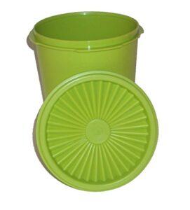 tupperware 5 cup servalier snack canister lime green