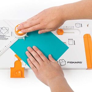 Fiskars Crafts 119310 Gifting Board, Box