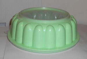 vintage tupperware jello mold 1201-11 w lid nice