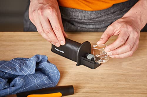 Fiskars, Knife Sharpener with Ceramic Grindstone Roll-Sharp, one Size, Black