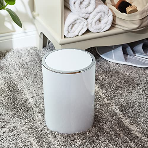 Wenko Inca Trash Can with Lid, Waste Bin with Swing Lid, Small Trash Can, Mini Trash Can, Small Garbage Can, Small Waste Basket, 1.3 Gal, Ø 7.28 x 10.04 in, White