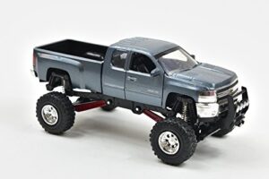 new ray silverado 2500 hd die cast chevrolet with suspension 1/32° 54526 blue, male