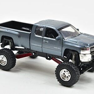 New Ray Silverado 2500 Hd Die Cast Chevrolet with Suspension 1/32° 54526 Blue, male