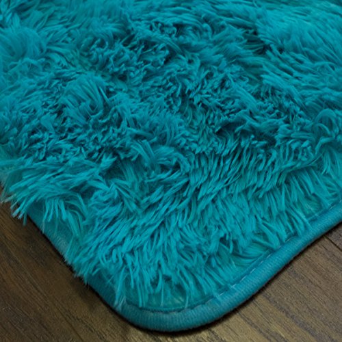 Faux Fur Area Rug Decorative 4' x 5' Ultra Soft and Luxurious Cruelty Free Eco Friendly Shag Non Skid Premium Floor Cover for Living Room, Dining Room, Bedroom, and more!, Turquoise Blue