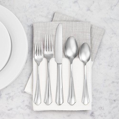 Amazon Basics Stainless Steel Dinner Forks with Scalloped Edge, Pack of 12, Silver