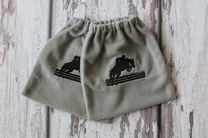 english stirrup covers, stirrup bag, equine iron covers, elastic closing, gray, embroidered jumping horse and rider