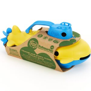 Green Toys Submarine - BPA, Phthalate Free Blue Watercraft with Spinning Rear Propeller Made from Recycled Materials. Safe Toys for Toddlers