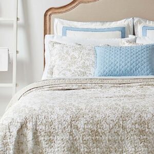 Laura Ashley Home - King Quilt Set, Cotton Reversible Bedding with Matching Shams, Home Decor for All Seasons (Amberley Biscuit, King)