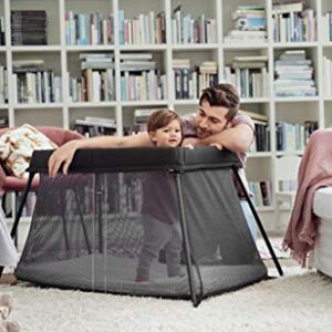 BabyBjörn Travel Crib Light + Fitted Sheet Bundle Pack, Black, One Size (640001US)