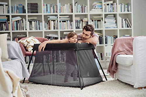 BabyBjörn Travel Crib Light + Fitted Sheet Bundle Pack, Black, One Size (640001US)