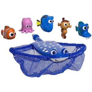 swimways disney finding dory mr. ray's dive and catch game, bath toys and pool party supplies for kids ages 5 and up