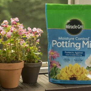 Miracle-Gro Moisture Control Potting Mix 8 qt., Protects Against Over and Under Watering Container Plants, 2-Pack