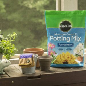 Miracle-Gro Moisture Control Potting Mix 8 qt., Protects Against Over and Under Watering Container Plants, 2-Pack