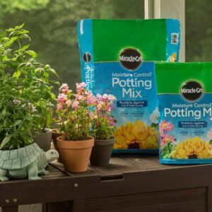 Miracle-Gro Moisture Control Potting Mix 8 qt., Protects Against Over and Under Watering Container Plants, 2-Pack