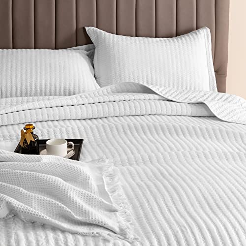 Great Bay Home Bedding Set, 2 Piece Detailed Channel Stitch Quilt Set with Shams. All Season Bedspread Quilt Set, Alicia - White Collection, Twin