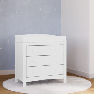 Graco Noah 3 Drawer Chest with Changing Topper (White) – GREENGUARD Gold Certified, Baby Dresser With Changing Table Top, Dresser for Nursery, 3 Drawer Kids Dresser