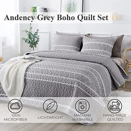 Andency Grey Quilt Set King (106x96 Inch), 3 Pieces(1 Striped Triangle Printed Quilt and 2 Pillowcases), Bohemian Summer Lightweight Reversible Microfiber Bedspread Coverlet Sets