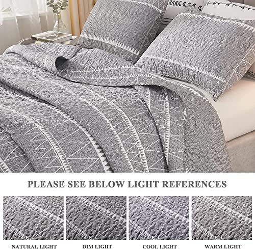 Andency Grey Quilt Set King (106x96 Inch), 3 Pieces(1 Striped Triangle Printed Quilt and 2 Pillowcases), Bohemian Summer Lightweight Reversible Microfiber Bedspread Coverlet Sets