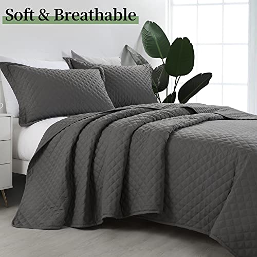 HOMBYS 3 Piece Oversized King Quilt Set Bedspread 128x120 Reversible Lightweight Coverlet Summer Comforter Set (Super King Plus (128x120), Grey)