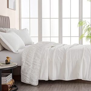 Great Bay Home 3-Piece Spandex White Full/Queen Quilt Comforter with 2 Shams | All-Season, Cozy, Modern Bedspreads | Thick Coverlet Sets | Ellie Collection