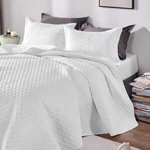 CozyLux Summer Quilt Sets King Size White 3 Pieces - Lightweight Soft Bedspread - Lantern Ogee Pattern Coverlet Bedding Set for All Season - 1 Quilt and 2 Pillow Shams - White, 106"x96"
