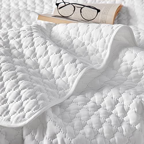 CozyLux Summer Quilt Sets King Size White 3 Pieces - Lightweight Soft Bedspread - Lantern Ogee Pattern Coverlet Bedding Set for All Season - 1 Quilt and 2 Pillow Shams - White, 106"x96"