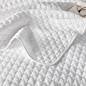 CozyLux Summer Quilt Sets King Size White 3 Pieces - Lightweight Soft Bedspread - Lantern Ogee Pattern Coverlet Bedding Set for All Season - 1 Quilt and 2 Pillow Shams - White, 106"x96"