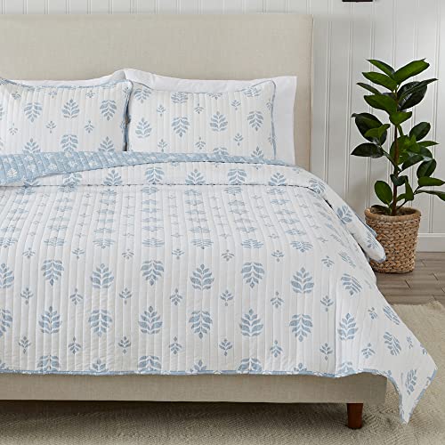 Great Bay Home 3-Piece King Reversible Lightweight Quilt Comforter with 2 Shams | All-Season, Modern, Flower Bedspreads | Blue Floral Coverlet Sets | Quilts