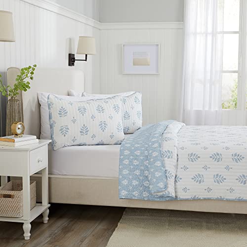 Great Bay Home 3-Piece King Reversible Lightweight Quilt Comforter with 2 Shams | All-Season, Modern, Flower Bedspreads | Blue Floral Coverlet Sets | Quilts