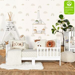 Dream On Me Finn Toddler Bed in White, Greenguard Gold and JPMA Certified, Non-Toxic Finish, Made of Sustainable New Zealand Pinewood, Wooden Nursery Furniture