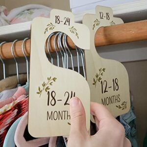 LEMEOSO Baby Closet Dividers, 8pcs Double-Sided Wooden Baby Closet Organizers from Newborn to 24 Months Adorable Nursery Decor Baby Clothes Size Hanger Dividers for Baby Girls Boys