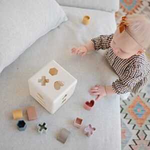 mushie Shape Sorting Box | Educational Learning Toy for Toddlers with 12 Shapes | Made in Denmark (10+ Months)