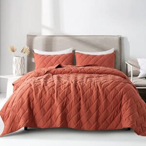 burnt orange quilt queen size bedding sets with pillow shams, red lightweight soft bedspread coverlet, quilted thin blanket comforter bed cover for all season spring summer, 3 pieces, 90x90 inches