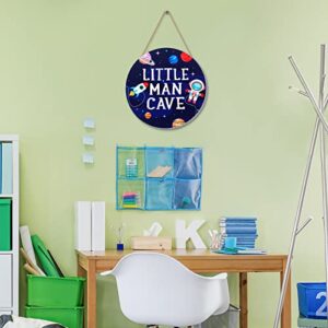 Geelin Little Man Cave Wooden Sign Space Decor Quote Wood Plaque Nursery Hanging Wall Art Decor for Kids Room Boy Bedroom Kids Toddler Boys Playroom Living Room Decorations