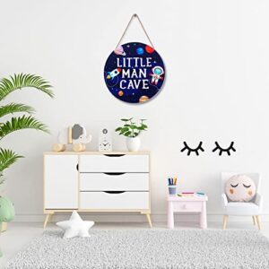 Geelin Little Man Cave Wooden Sign Space Decor Quote Wood Plaque Nursery Hanging Wall Art Decor for Kids Room Boy Bedroom Kids Toddler Boys Playroom Living Room Decorations