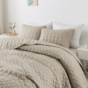 wdcozy beige quit twin size bedding sets with pillow sham, lightweight soft bedspread coverlet, quilted blanket thin comforter bed cover, all season summer spring, tan cream, 2 pieces, 68x90 inches