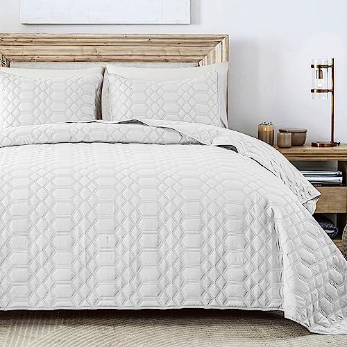 GREAGLE Quilts Queen Size, Full Size Lightweight Bedspread Coverlet Set with 2 Pillow Sham(20 x 26 in), (White, 90x90 Inches)