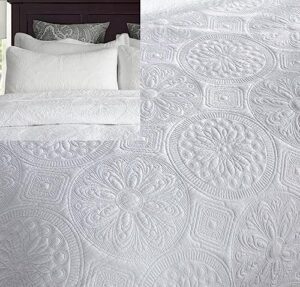 brandream white medallion quilted throw blanket for bed couch daybed cotton quilt 47 x 60 inch + 2 king shams