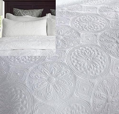 Brandream White Medallion Quilted Throw Blanket for Bed Couch Daybed Cotton Quilt 47 X 60 Inch + 2 King Shams