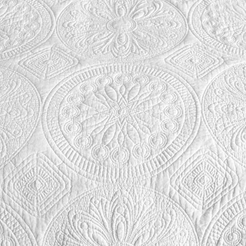 Brandream White Medallion Quilted Throw Blanket for Bed Couch Daybed Cotton Quilt 47 X 60 Inch + 2 King Shams