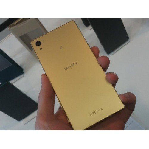 Sony Xperia Z5 Premium E6853 Factory Unlocked Phone, 5.5-Inch 4K UHD Display, Gold International Version