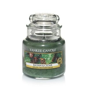yankee candle balsam & cedar small jar candle, festive scent by yankee candle company